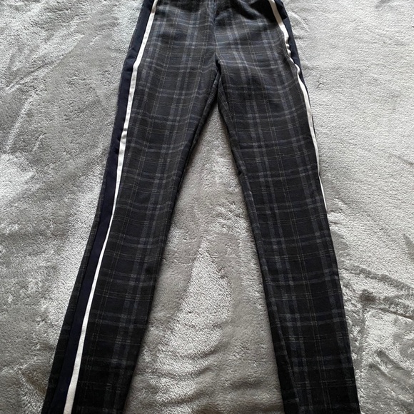 PLAID LEGGINGS - Picture 3 of 5